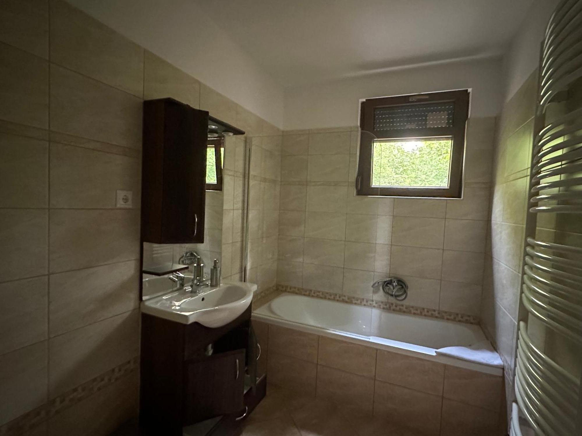 Csaladi Villa Balatonszárszó Zewnętrze zdjęcie